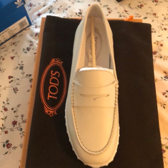 Women’s shoes - Picture 2 of 4